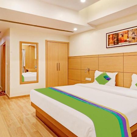 Treebo Galaxy Rooms Nuova Delhi Esterno foto