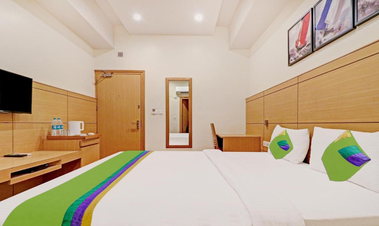 Treebo Galaxy Rooms Nuova Delhi Esterno foto