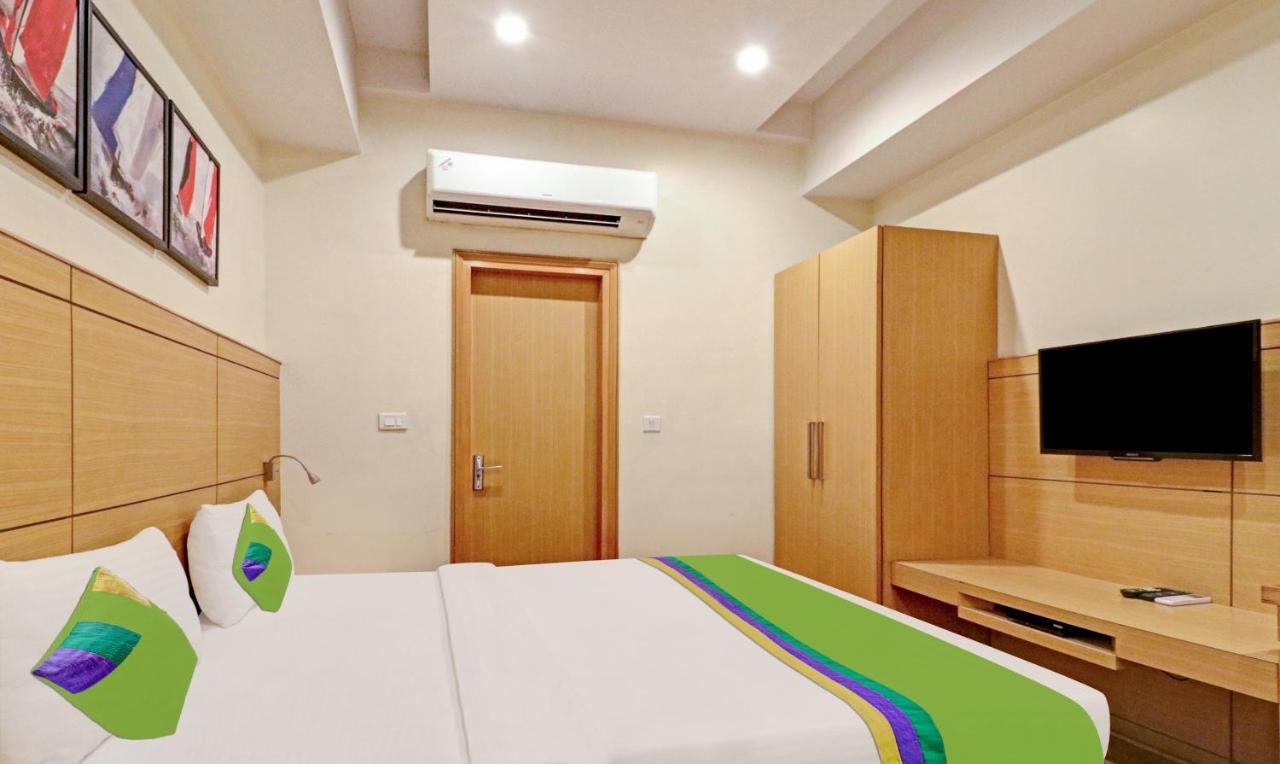 Treebo Galaxy Rooms Nuova Delhi Esterno foto