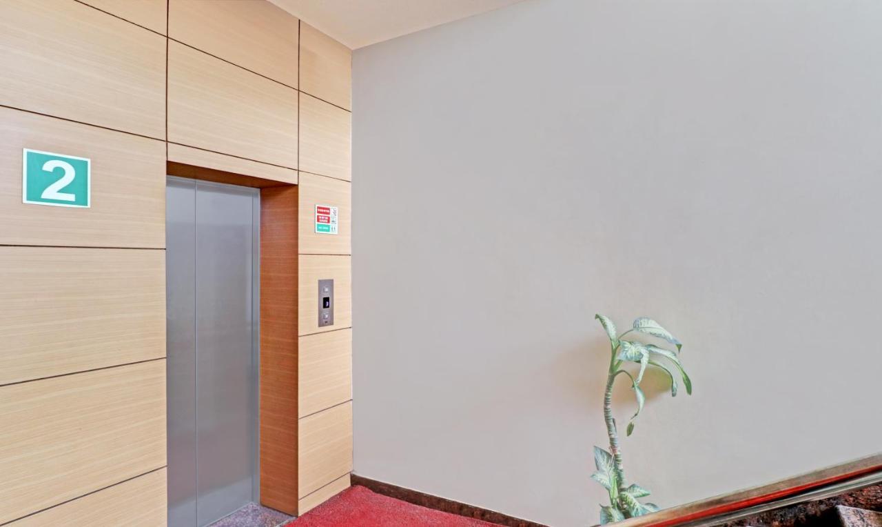 Treebo Galaxy Rooms Nuova Delhi Esterno foto