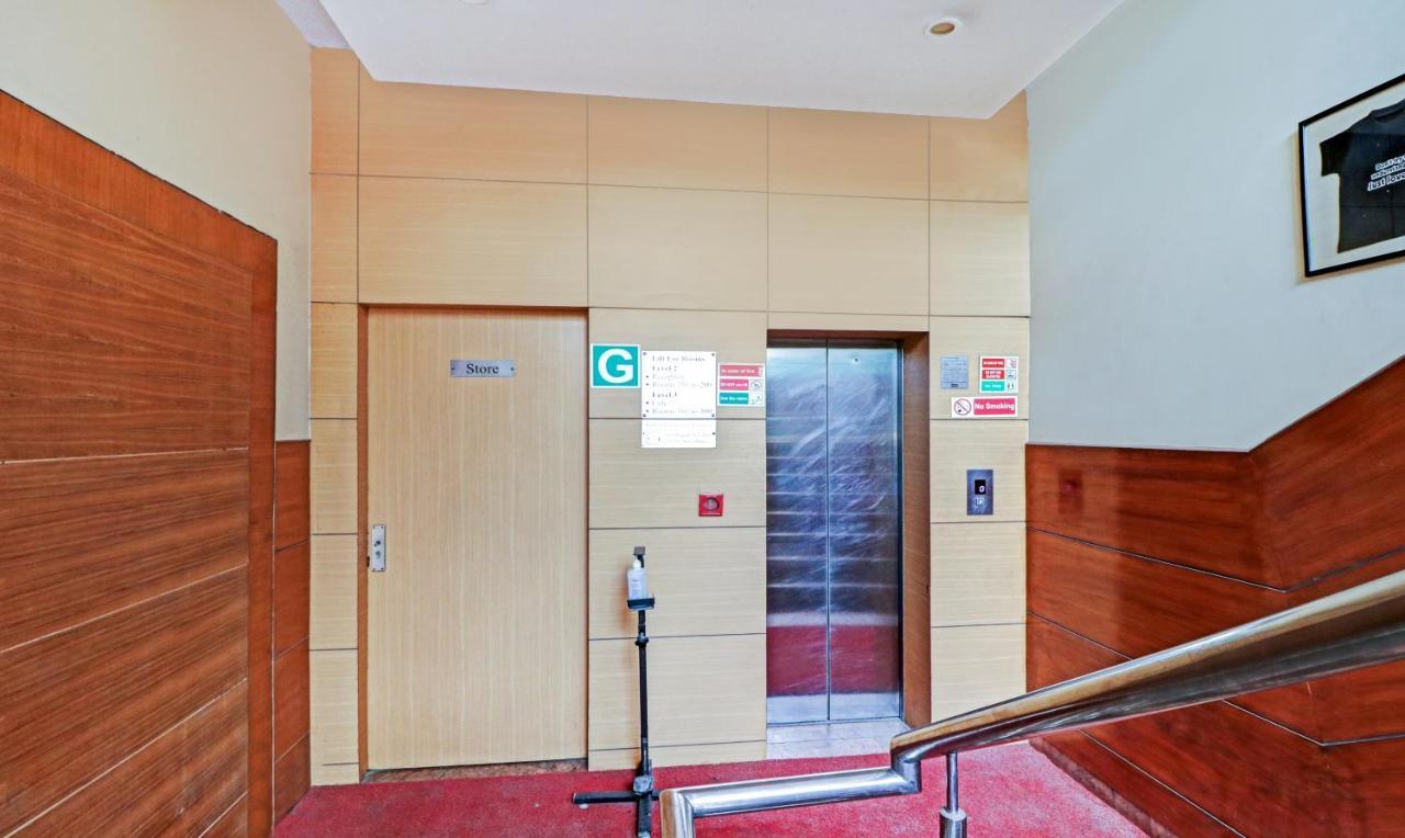 Treebo Galaxy Rooms Nuova Delhi Esterno foto