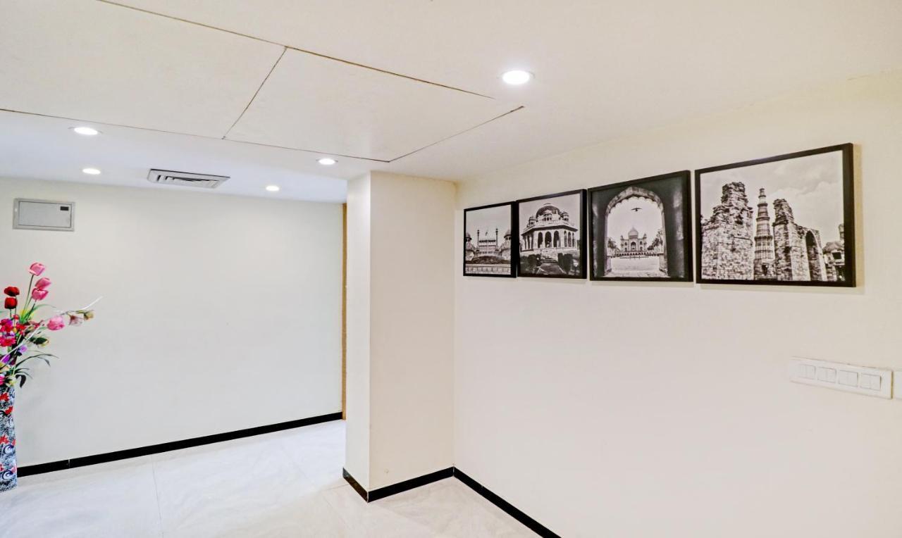 Treebo Galaxy Rooms Nuova Delhi Esterno foto