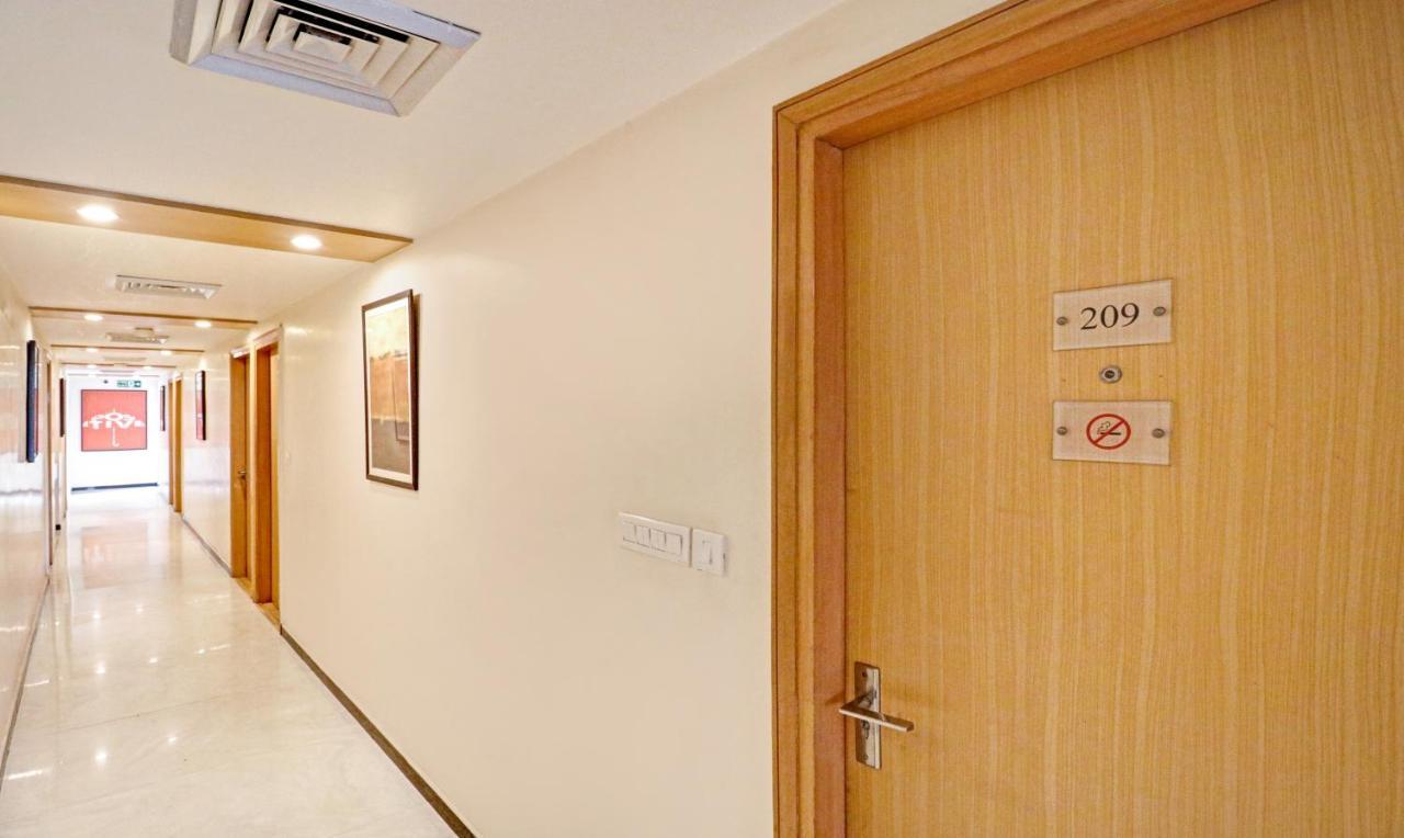 Treebo Galaxy Rooms Nuova Delhi Esterno foto