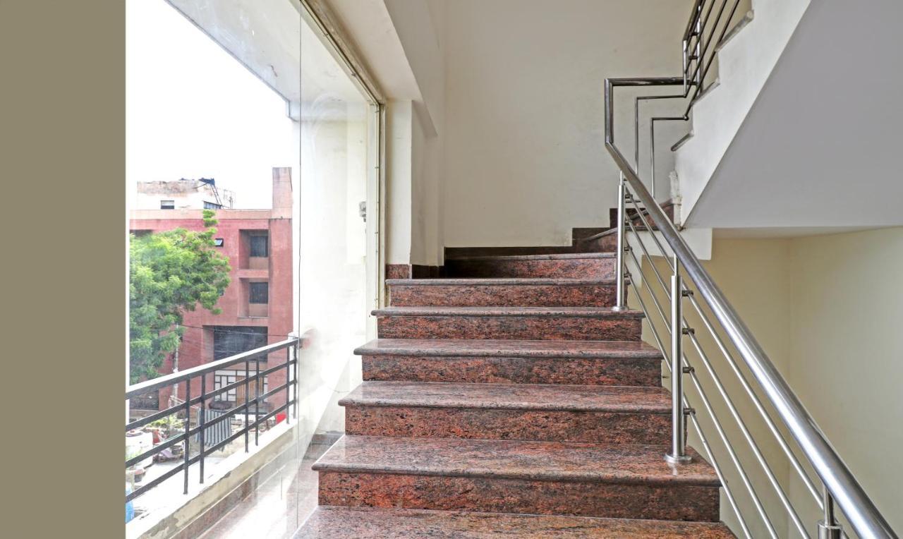 Treebo Galaxy Rooms Nuova Delhi Esterno foto